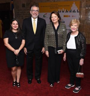 Gabriela Fernández, Enrique Valdez, Aguida del Río y Mercedes Bermúdez.