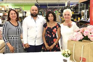 Hipermercados Carrefour y Nestlé Dominicana realizan degustación de habichuelas con dulce