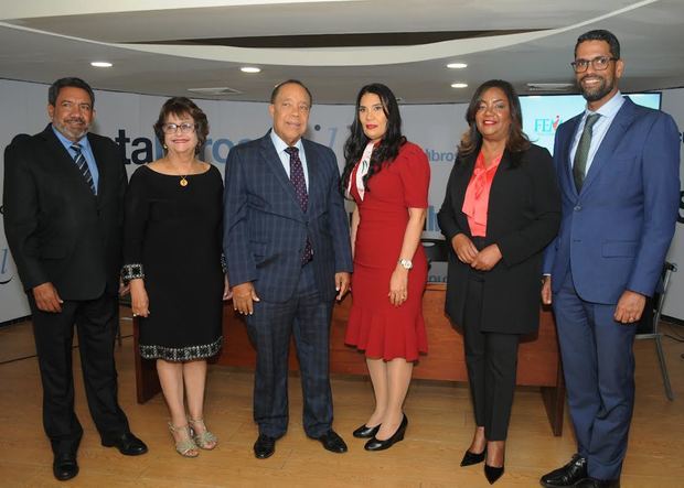 José Alberto Cruceta, Verónica Sencion, Rafael Díaz Filpo, Ivette Z. Medina, Amarilys Duran y Julio Rojas Báez.
 