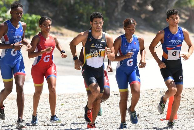 Jornada de entrenamientos de la preselección de triatlón en el centro de desarrollo ubicado en La Ciénaga de Barahona. 