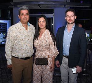 Pavel Concepción, Elizabeth de Concepción y Juliandro Barbieri