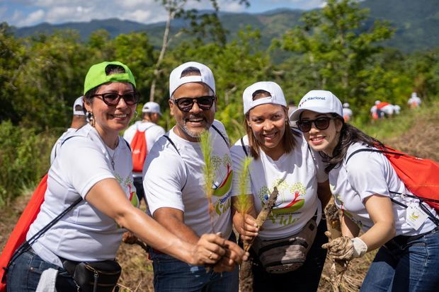 Colchonería La Nacional realiza su 3ra jornada de reforestación