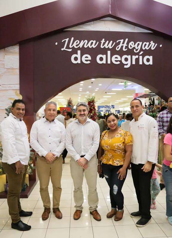 Pedro Palmers, Manuel García, Walter Campos, Mercy Castillo y Kelly Alfaro.