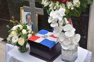 Los restos de José Joaquín Pérez Saviñón reposan desde este viernes en el Cementerio Parque Puerta del Cielo.
