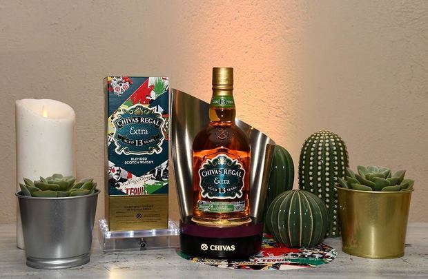 Chivas Regal 13 años Blended Scotch Whisky selectivamente terminado en barricas de Tequila,…lo Nuevo…Lo Auténtico.