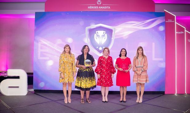 Pilar Gonzalez, Marianela Mojica Peña, Patricia Gonzalez, Belkis Billini y Jacqueline Gonzalez.