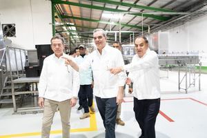 Presidente Abinader inaugura ampliación planta de producción de Industrias San Miguel en Santiago Rodríguez