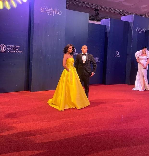 Fidia Peralta en Alfombra Premios Soberano