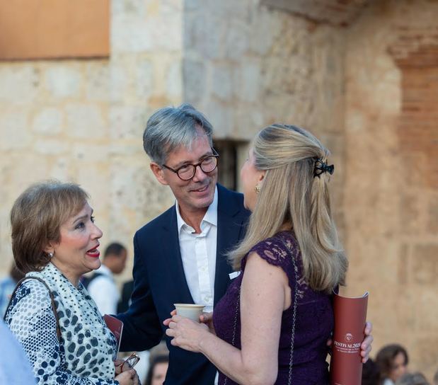 Rosa María Nadal, Dr. Volker Pellet, Embajador de Alemania y Yolanda Borraís. 