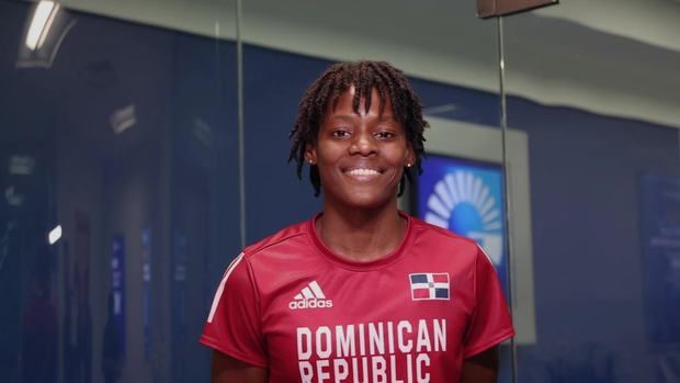 La atleta dominicana y medallista olímpica Marileidy Paulino, embajadora de la marca Popular, dirigió un mensaje a los universitarios.