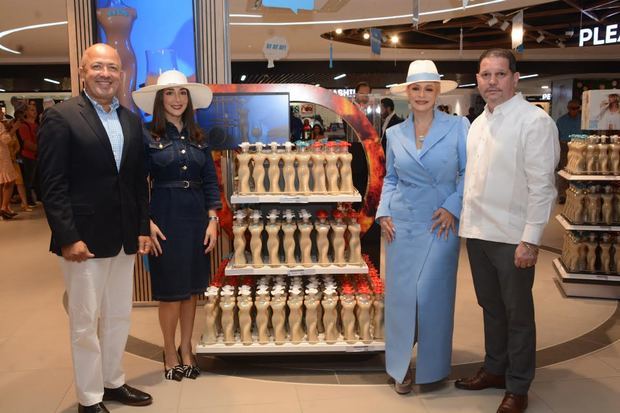 Jack Astacio, María Bouche, Mirian Cruz y Engel Landolfi.