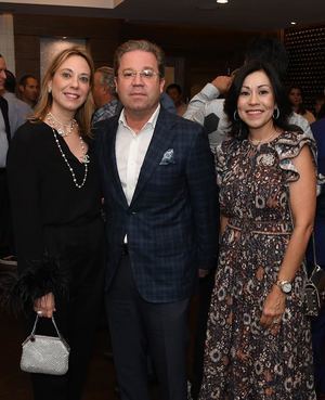 Natasha De Barceló, José Rafael Barceló y Irma Gómez.