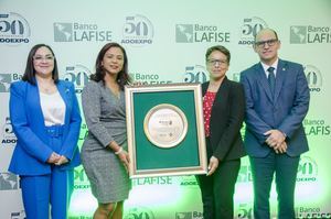 Realizan tercera edición del Premio Empresa Exportadora LAFISE-ADOEXPO 2022