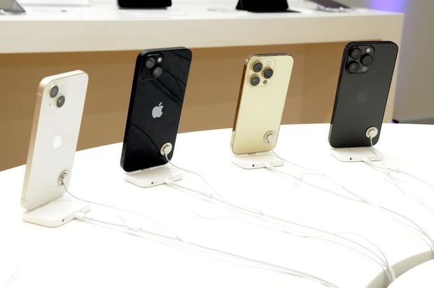 Parte de la gama de celulares que ofrece Mac Center.