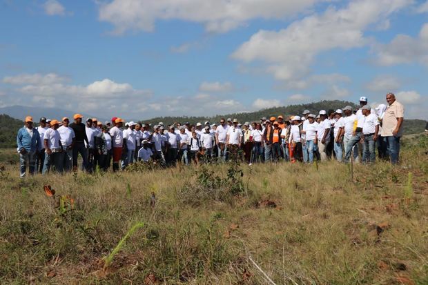 Voluntarios a la jornada de reforestación “Frontera Siembra”