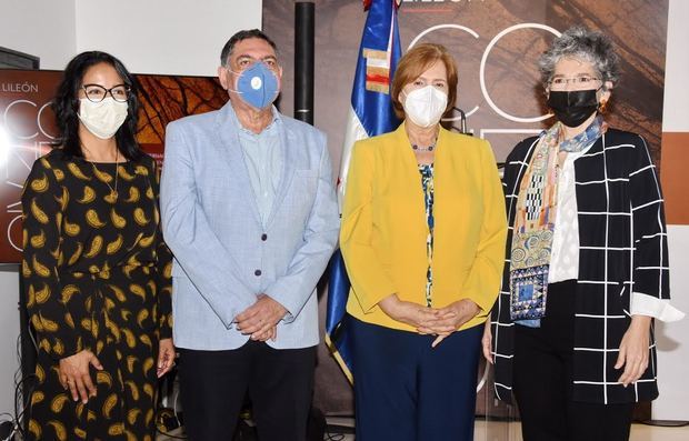 Josefina Navarro, vicepresidenta sénior de Comunicación Corporativa y Responsabilidad Social del Banco BHD León; Gamal Michelén, viceministro de Patrimonio Cultural del Ministerio de Cultura y Carmen Heredia, ministra de Cultura. 
