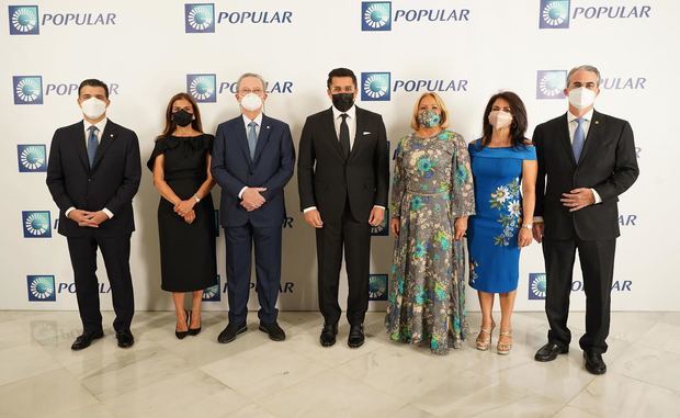 Christopher Paniagua, Sandra Bisonó de Paniagua, Manuel A. Grullón, David Collado, Rosa Hernández de Grullón, Elima González de Grullón y René Grullón.