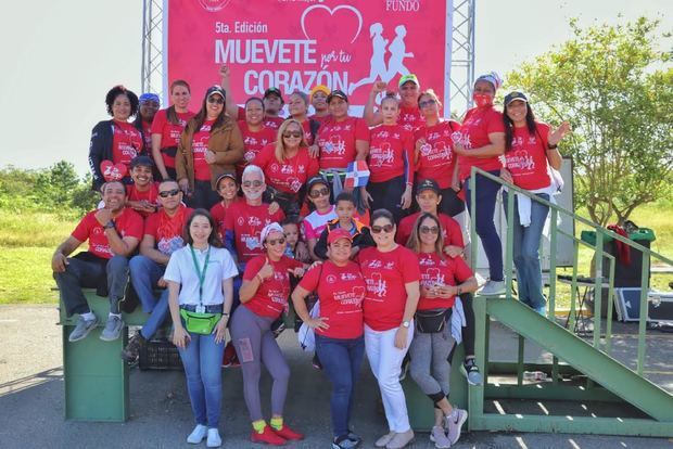 Personal de Referencia Laboratorio y algunos de los caminantes.