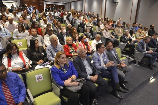 Parte del público que asistió a la actividad.