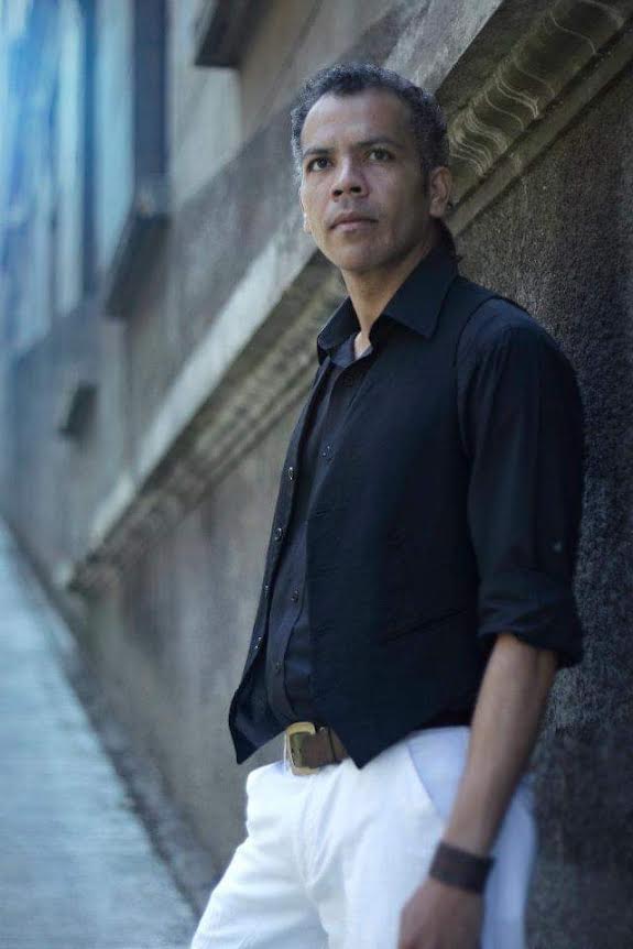 Actor Ilya Aponte reafirma su compromiso con el arte dominicano
