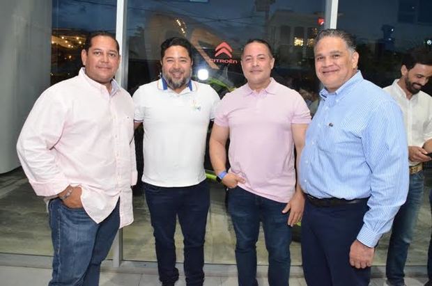 Ariel Ubiera, Rosendo Tournam, Melvin Cruz  y Darío Lama.