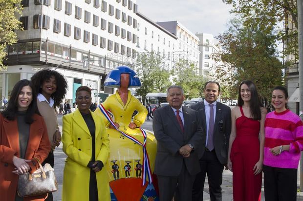 La Menina Caribeña” estará expuesta hasta el 15 de diciembre en un espacio privilegiado de la capital española, para el disfrute de todos, en la calle Serrano con Goya, a una esquina de la emblemática Plaza Colón.