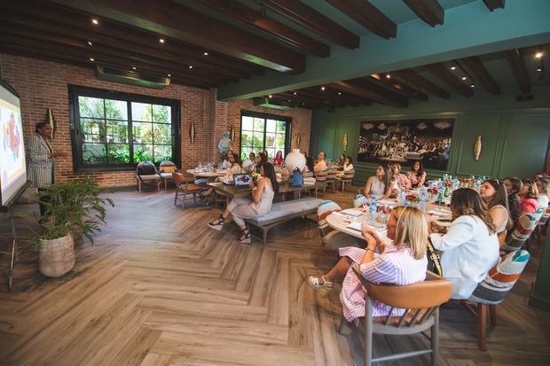 Vista panorámica del “Almuerzo de Amistad en la Ciudad Corazón”