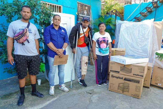 Llega asistencia a cinco familias afectadas por incendio en Villa Francisca