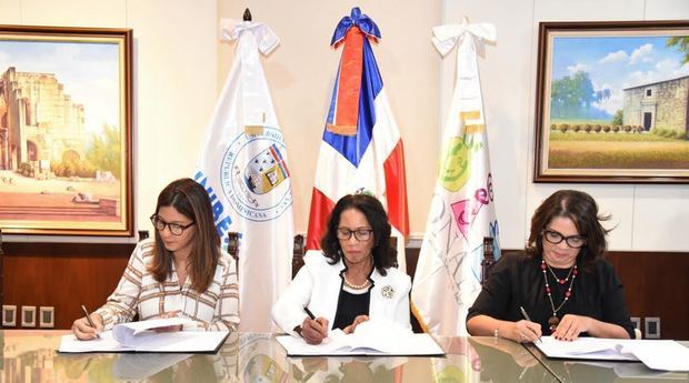 CONANI y UNIBE firman acuerdo de colaboración interinstitucional