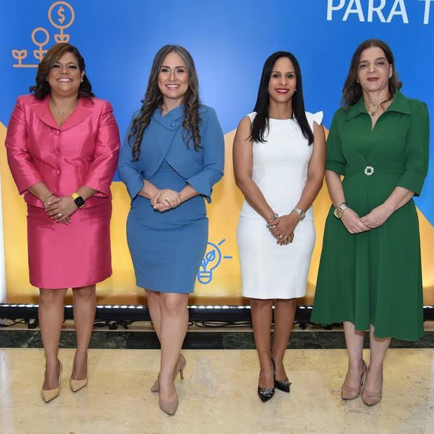 Claudia Brito, Martha Reynoso, Rayluz Ramírez y Aury Fernández.