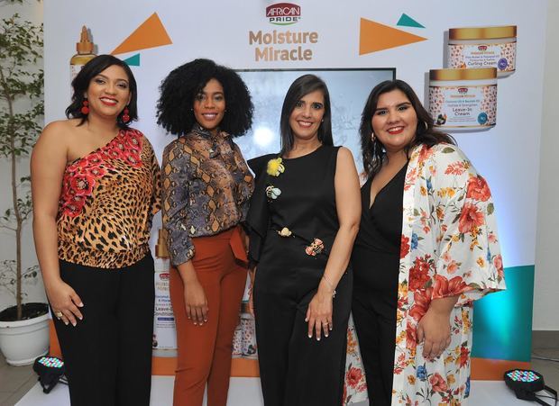 Carmen Nolasco, Cirle Tatis, Gina Montolio y Diana Fernández. 