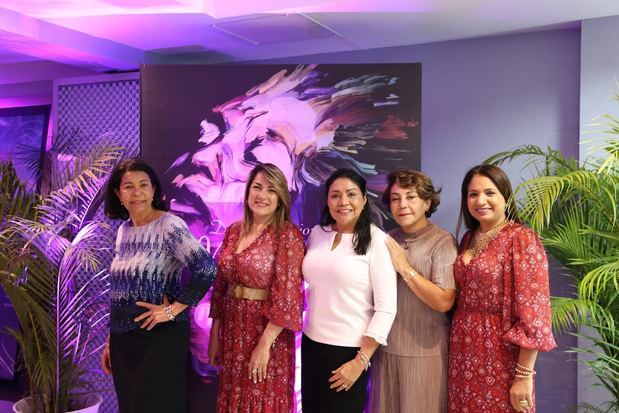 Dras. Doralissa Ramírez,  Joanne Taveras, Apolonia Ayala y Sras. Diana Correa y Yrcania Soto. 