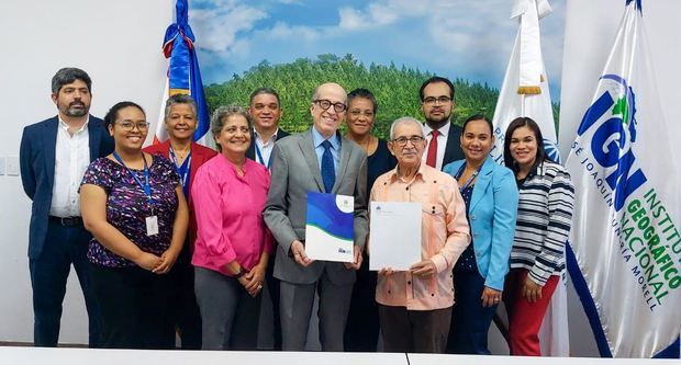 Instituciones del Estado firman acuerdo de intercambio de información para fortalecer Atlas de Riesgo Climático.