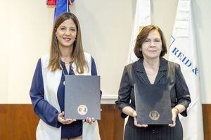 Odile Camilo Vincent, Rectora de Unibe, Georgia Anne Reid, Vicepresidenta de Reid & Compañía.