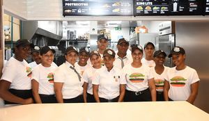 Equipo de colaboradores de Burger King Los Prados.