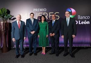 Luis Molina Achécar, Steven Puig, Josefina Navarro, José Clase y Carlos.