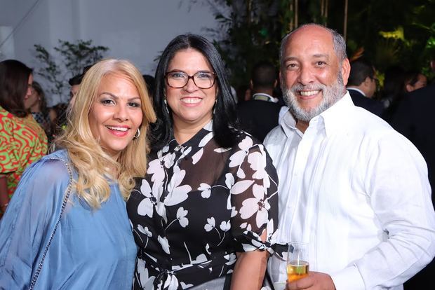 Juana María Garrido, Virna Fondeur y Jorge Guererro.