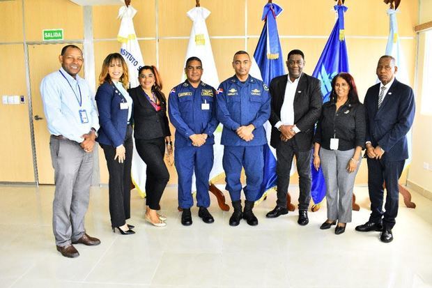 na comisión del Sindicato Nacional de Trabajadores de la Prensa (SNTP), filial Santo Domingo Este, realizó este martes una visita de cortesía al director general del CESAC.