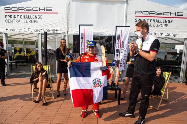 Jimmy Llibre vuelve hacer historia ganando la tercera carrera del campeonato Porsche Central Europe