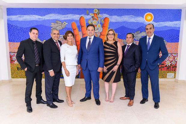 Adalberto Vargas, Elvy Ramírez, Keisy Jáquez, Juan Vilchez, Karina Cid, Dario Pimentel, Manuel Sánchez junto a miembros del Comité Ejecutivo ABONAP.