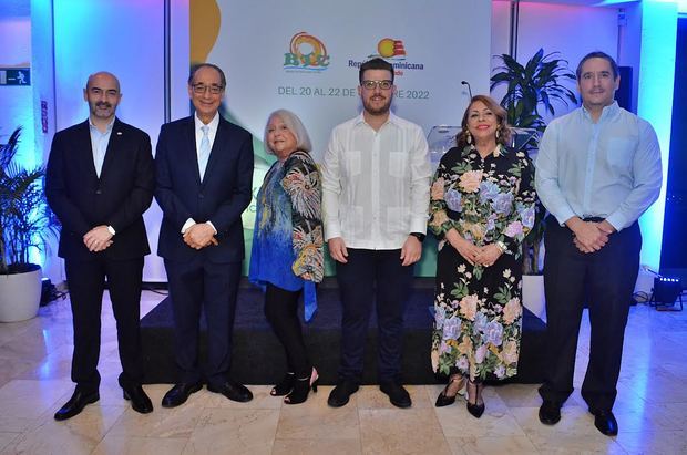 Leandro Tajes, Luis Felipe Aquino, Lupita Villeta, Felipe Gutiérrez, Luisa de Aquino y Edward Wall.