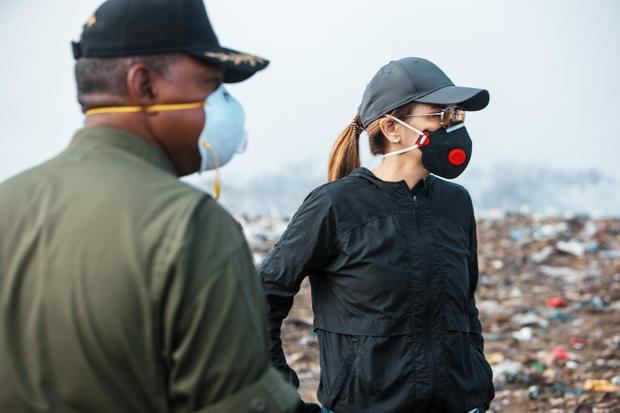 Alcaldesa del Distrito Nacional, Carolina Mejía,  visitó la mañana de este miércoles el vertedero de Duquesa junto al jefe del Cuerpo de Bomberos del Distrito Nacional José Luís Herasme Frómeta.