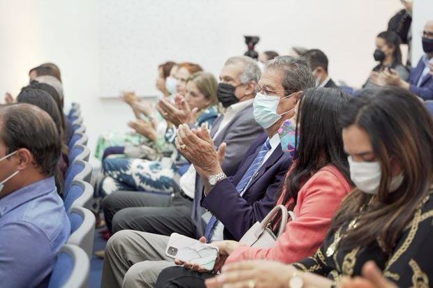 Público asistente conversatorio El Poder de los Museos.