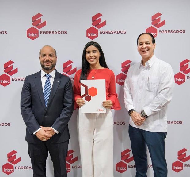 Ramón López, Camila Custodio y Arturo del Villar.