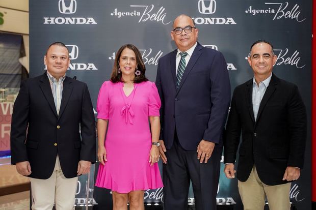 Victor Carvajal, Maribel Ballapart, Wilfredo Lithgow, Heinrich Kunhardt.