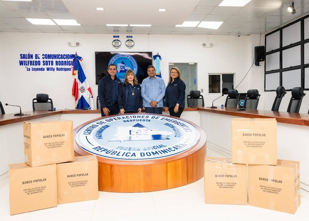 Joel García, Antonia Antón de Hernández, Juan Manuel Méndez y Amanda Almeyda.