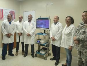 Urología Láser Avanzada Dr. Pablo Mateo dona equipo urológico al Hospital Francisco Moscoso Puello