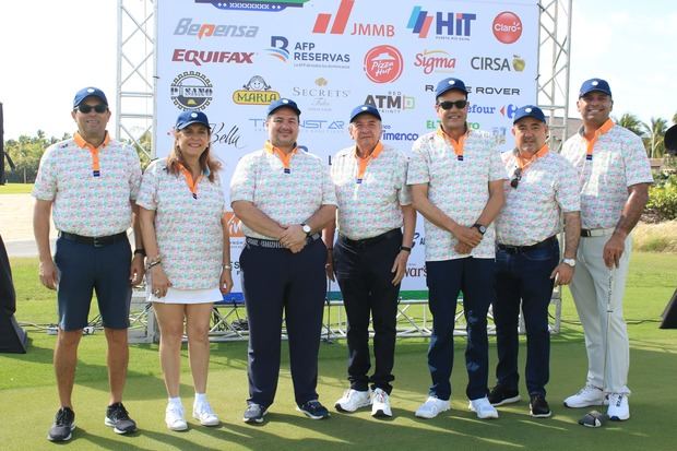 Desde la izquierda, Juan Amell, Sandra Aponte, Jesús Cornejo, Carlos Miguel Aysa, embajador de México, Gerardo García e Iovar Medina.