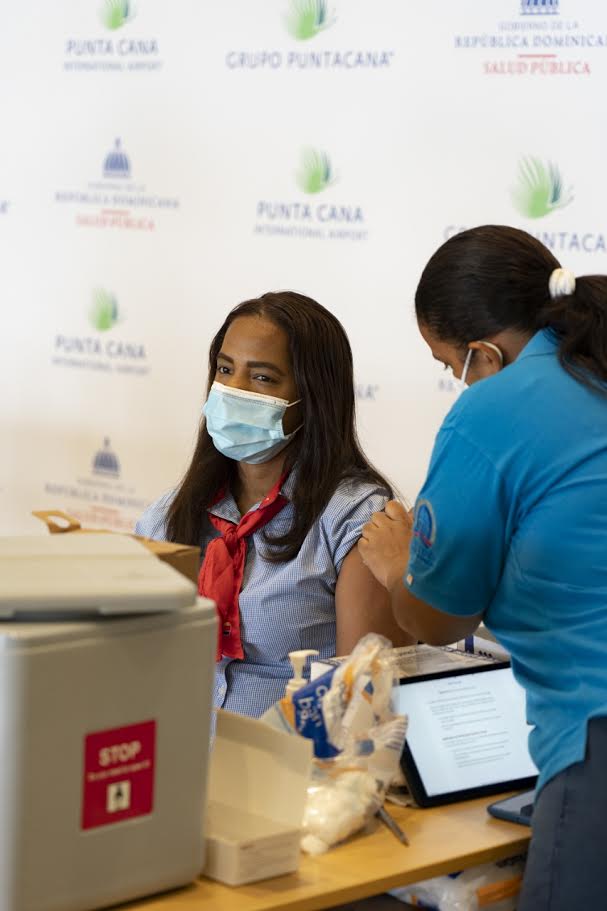 El Aeropuerto Internacional de Punta Cana vacuna a todos sus colaboradores directos e indirectos.