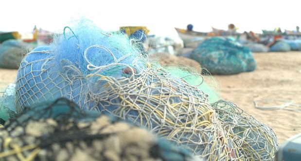 Samsung conjuga sustentabilidad y tecnología al reutilizar redes de pesca desechadas en los mares
